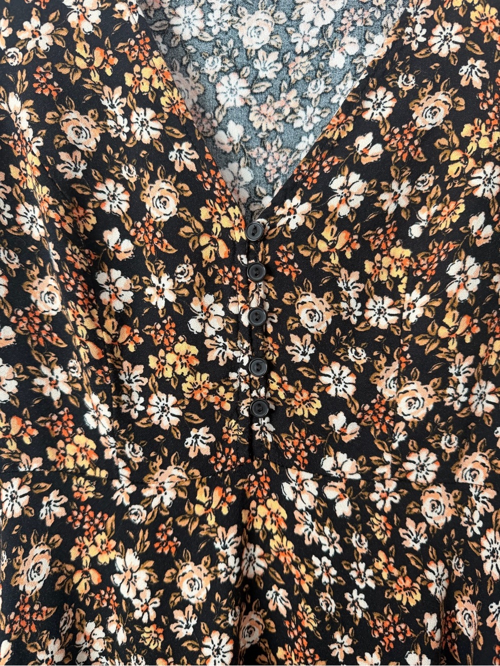 Dress Subcategory Identification - Picture 3 of 6